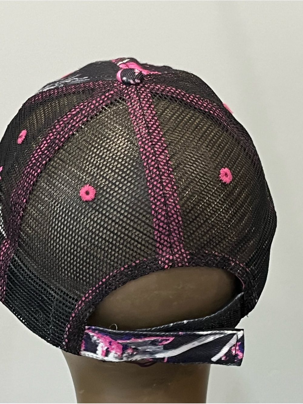 Black Quilted Puffer Vest xl with Pink Camo Accents & hat - Picture 11 of 14
